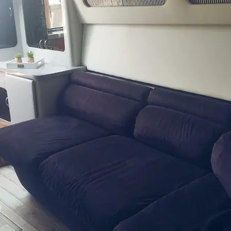 Botel Nuitee Sur Magnifique Vedette